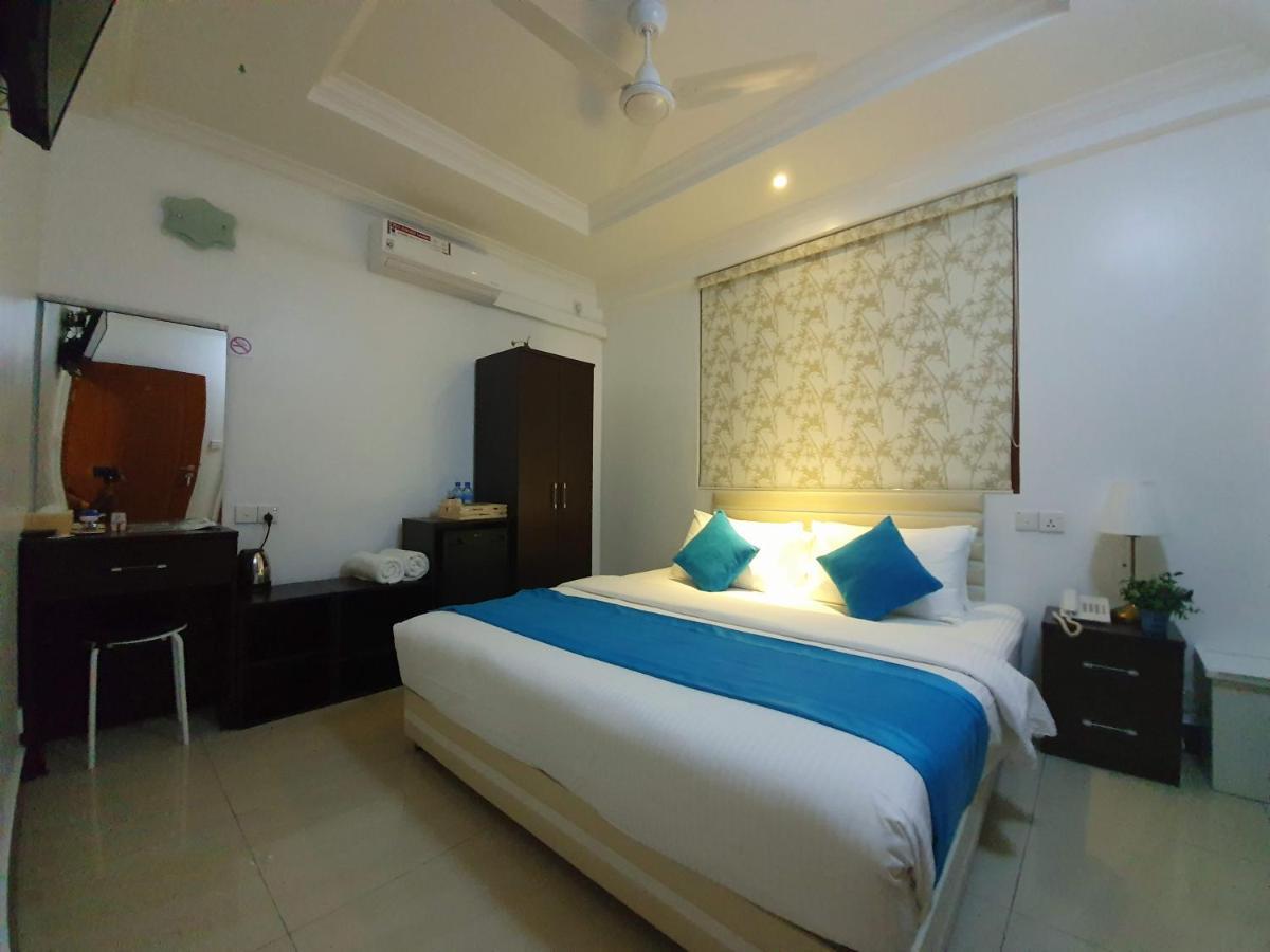 Deluxe Double or Twin Room with Balcony (10% off on Male City Tour)